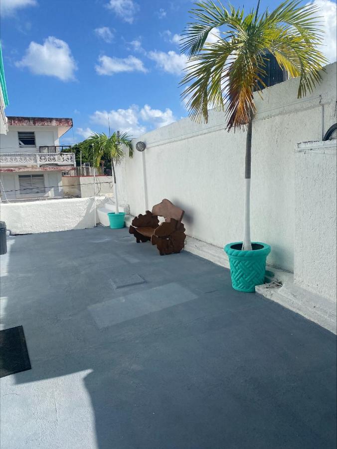Isla Caracol Hotel
