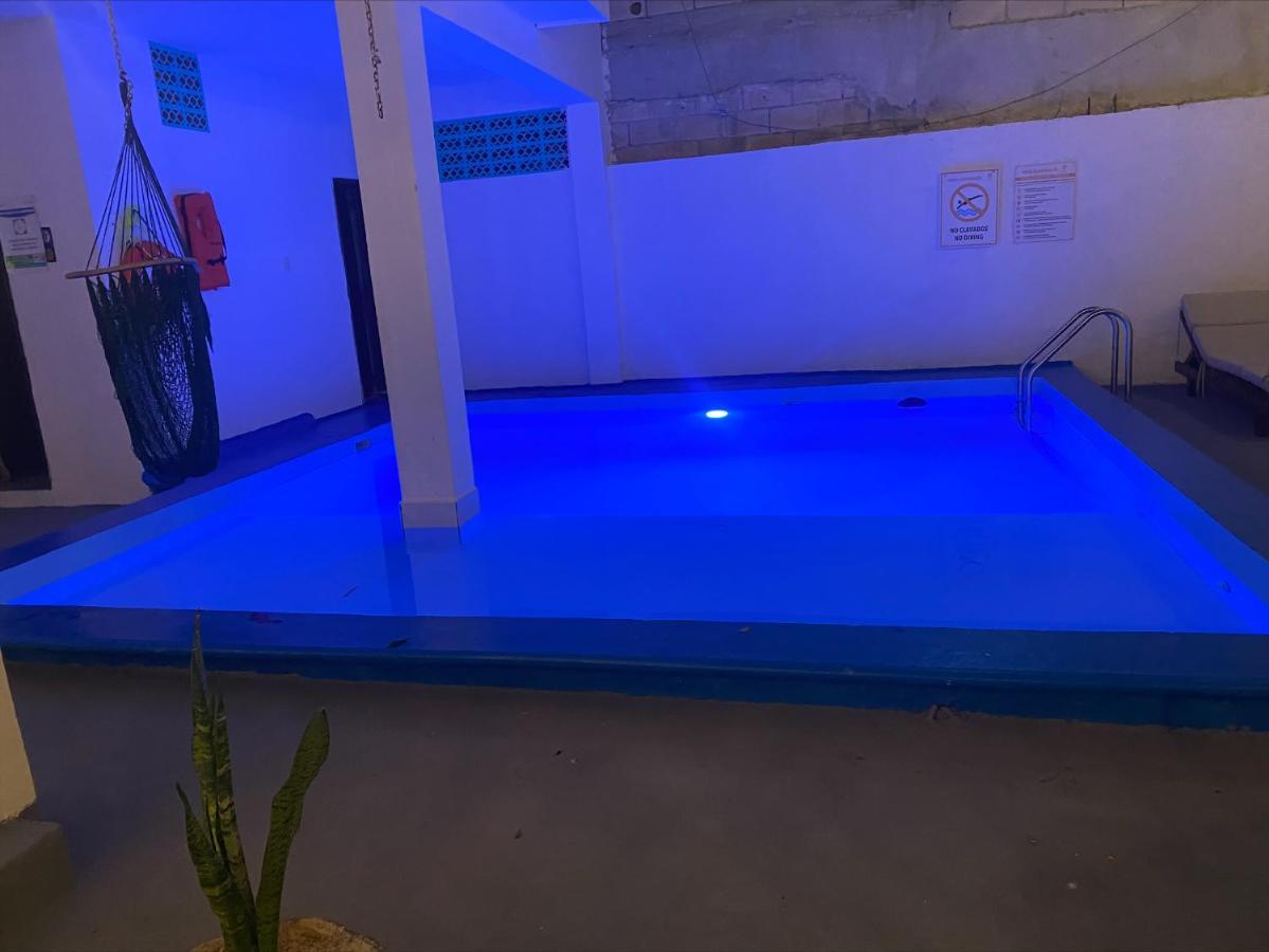 Isla Caracol Hotel