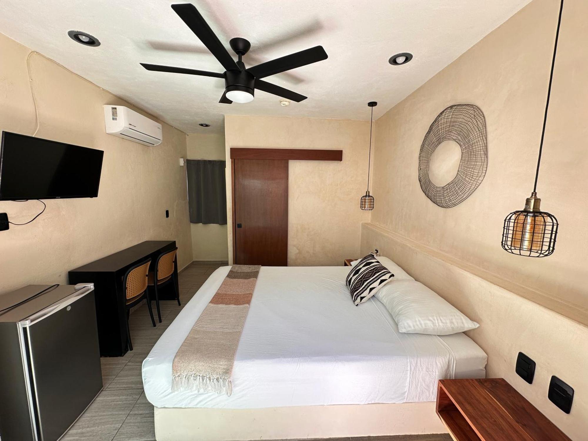 Isla Caracol Hotel 3*
