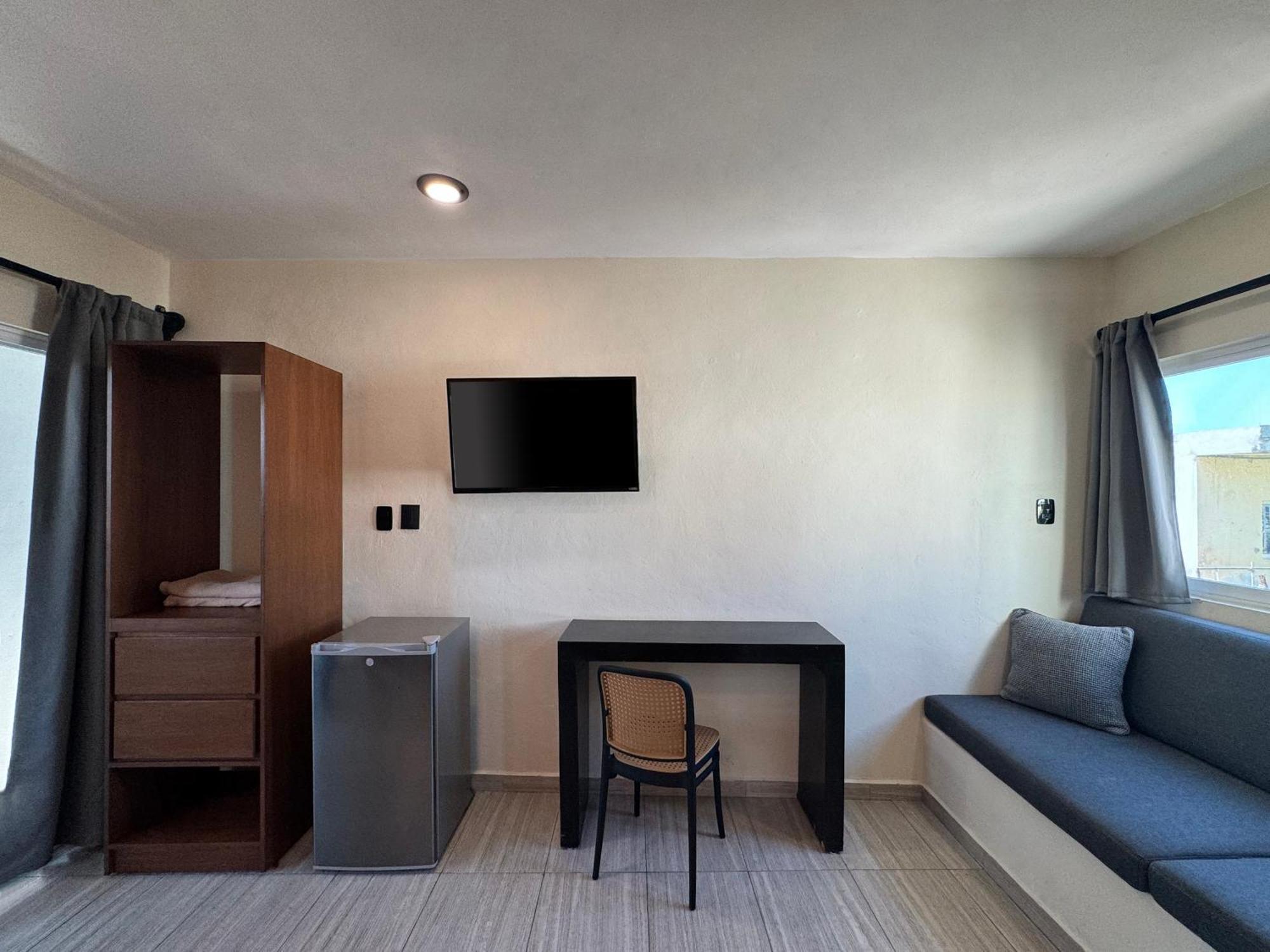 Isla Caracol Hotel