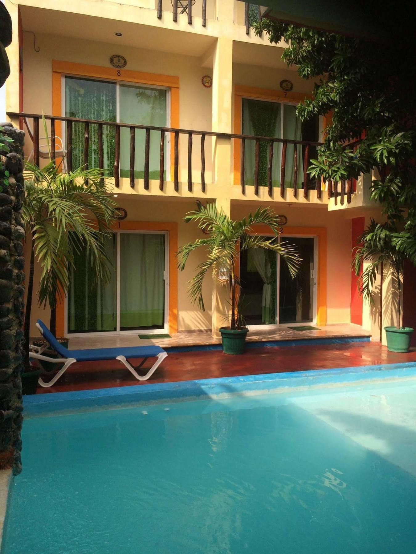 Hotel Isla Caracol 3*